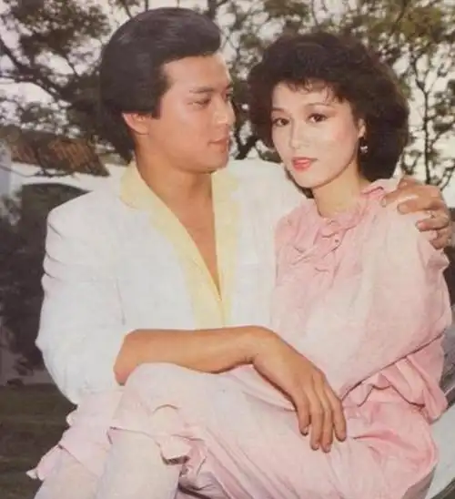 回顾梁洁华患癌去世后丈夫黄日华宣布终身不娶他做到了吗