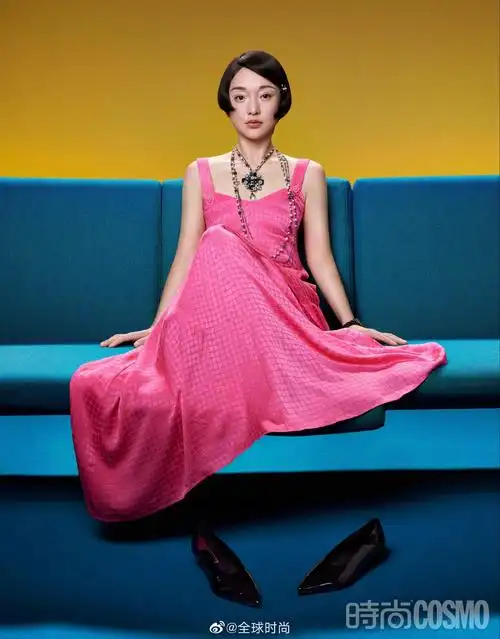 周迅 时尚cosmo 9月刊封面大片 以齐耳短发造型出镜……__财经头条