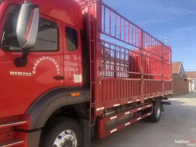 带活转让泓皓物流二手车6米8高栏220马力国五