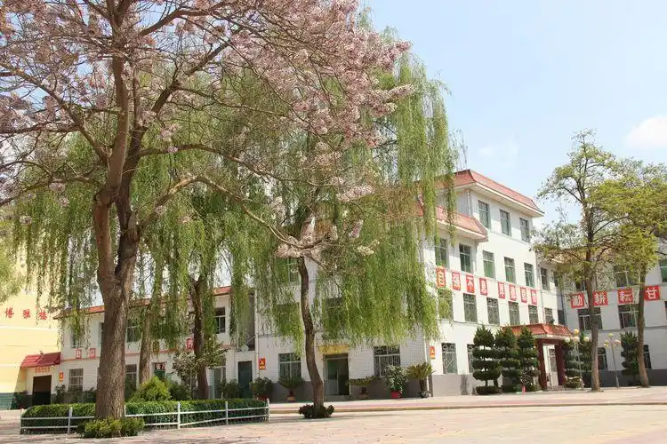 甘谷三中校园风光