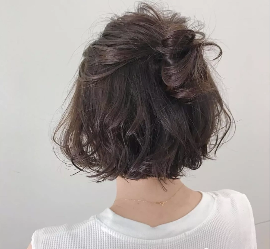 夏季女士发型别乱剪,最减龄丸子头发型30款送给大家,喜欢吗