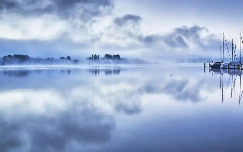 天上的云朵形态各异,高清壁纸,风景图片-回车桌面