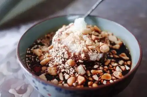 糕粑稀饭是贵州省贵阳市的汉族风味小吃.