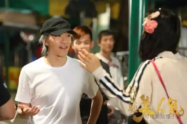 周星驰下场拍短剧,杜琪峰苦撑,香港电影还有救吗_腾讯新闻