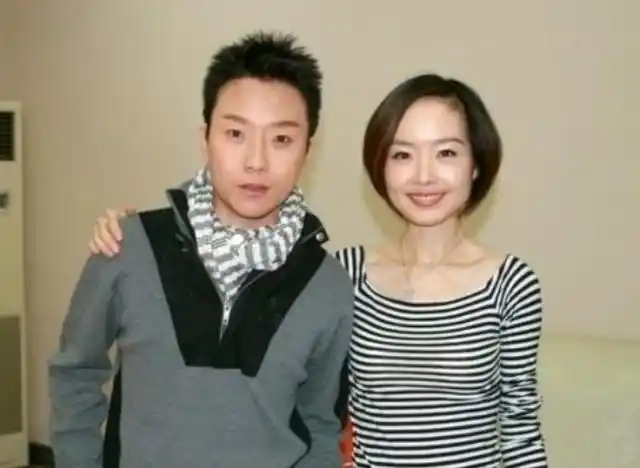 李玉刚老婆近照曝光,原来是一位外国美女,难怪李玉刚从未公开!