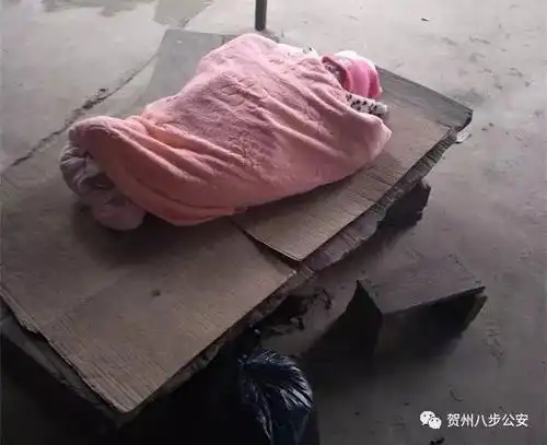 信都街头发现一个被遗弃的女婴,一起帮她找父母!