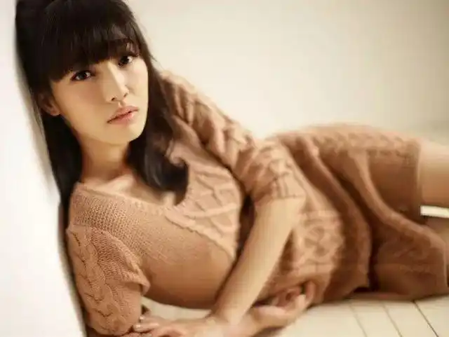 陈羽凡25岁女友微博账号疑曝光何时珍生活照曝光神似白百合