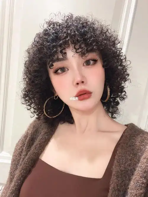 正儿八经的拉美卷爆炸头