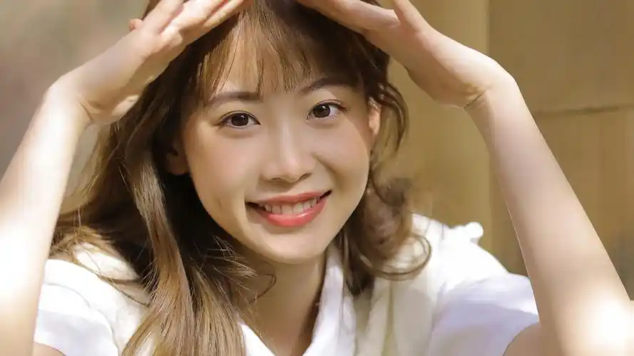 温柔甜美的酒窝美女图片1314