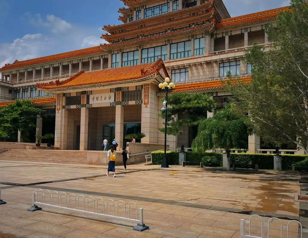 去一次中国美术馆吧🥰#美术馆 #带你走进画里 - 抖音