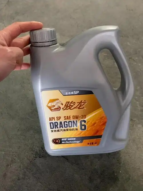得跟大家再次科普一下0w-20是什么意思,0w-20这是机油的一个型号,你看