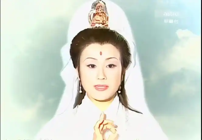 扮演的演员盖鸣晖,长相中性,端庄大方,这么多年这都是我认为的观音