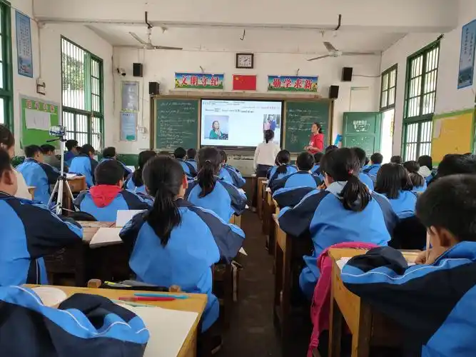 撸起袖子加油干——文光中学英语组公开课展示活动