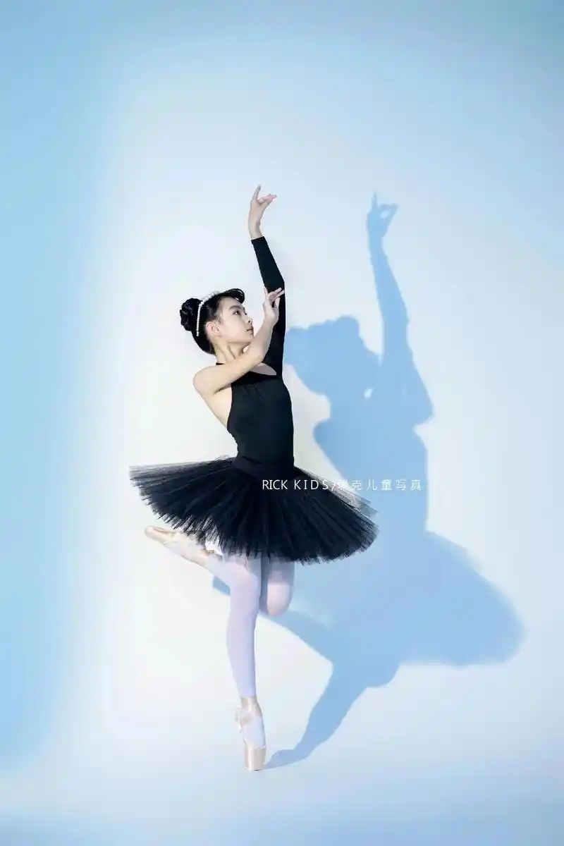西安芭蕾舞写真拍摄.一只黑天鹅在翩翩起舞 #个人写真 #客片 - 抖音