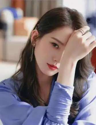 女人到了中年,不要舍不得保养,多做6件事,提升气质,美得高级