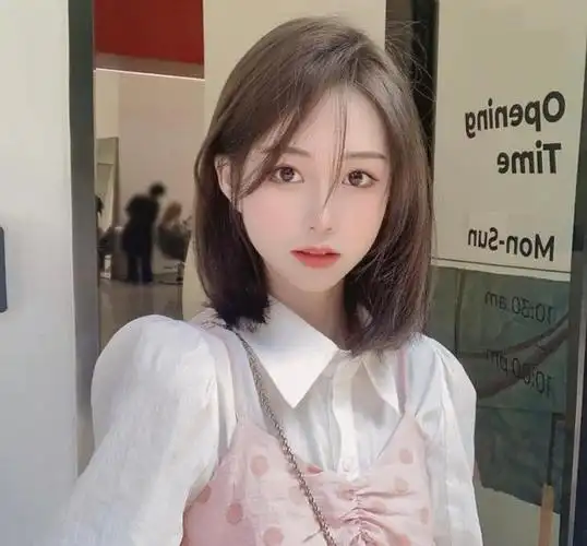 2021减龄短发直发(短发图片女2021新款减龄直发)