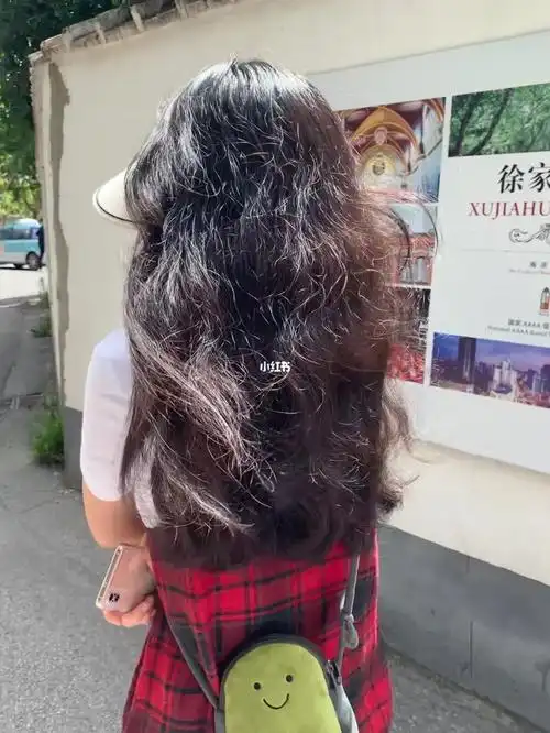 有天生自然卷头发的姐妹吗?太羡慕嫉妒恨了!