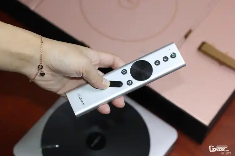 在家体验imax影院极米z4极光300寸投影使用评测