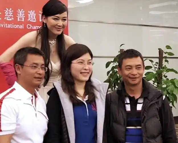 回顾李琳:嫁大10岁导演不幸福,二婚嫁运动员李大双,今苦尽甘来