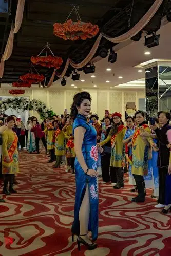 名模马红老师在上海绍兴饭店开年会志愿者合影