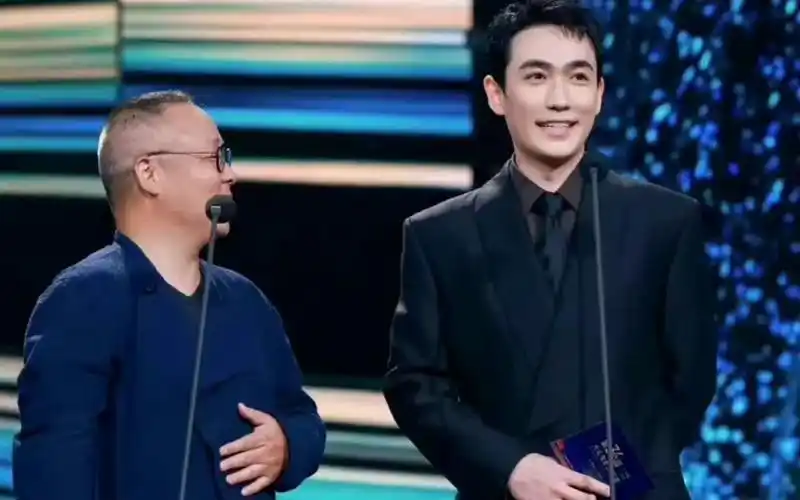 朱一龙与年轻时的梁朝伟真的好像啊