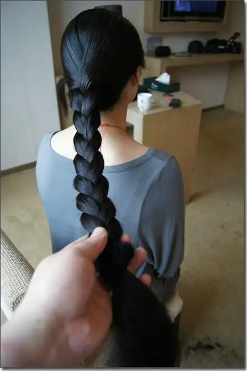 深圳铃铛姑娘剪长发发蜡7749