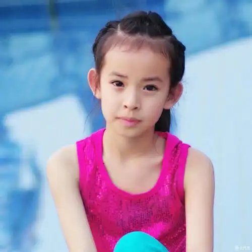 舒莉晨.9岁可爱小姑娘