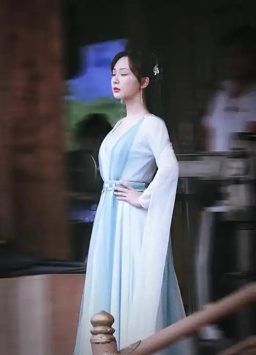 沉香如屑还在拍,杨紫又迎来新剧,合作女主曾获百花奖最佳女主角_作品