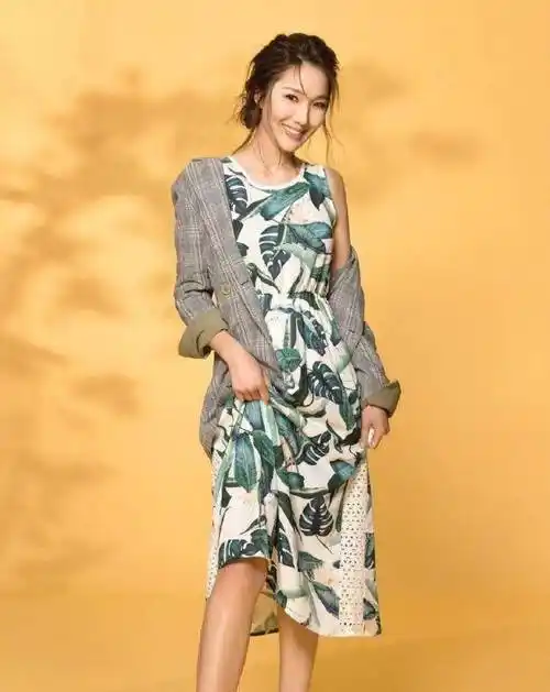 原创原创175cm李亚男一袭鱼尾裙气质优雅身材惊艳网友王祖蓝好幸福