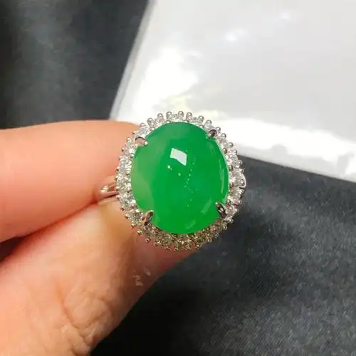 白18k钻石豪华镶嵌翡翠戒指