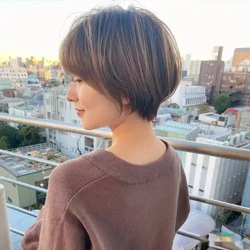 今年流行"四好"层次短发,立体蓬松很精致,适合大多数女性