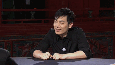 大笑gif拍桌gif朱亚文gif真心英雄gif