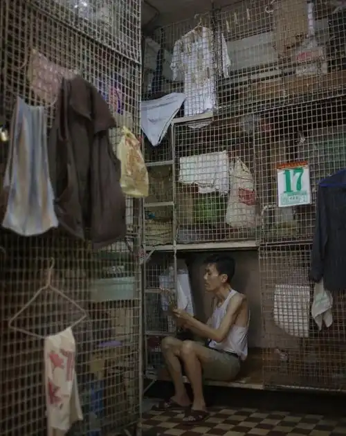 香港超小"棺材房"开售超240万!