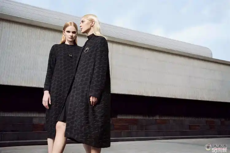 专柜高端设计师大牌丽莫品牌折扣女装时尚国际服饰折扣公司