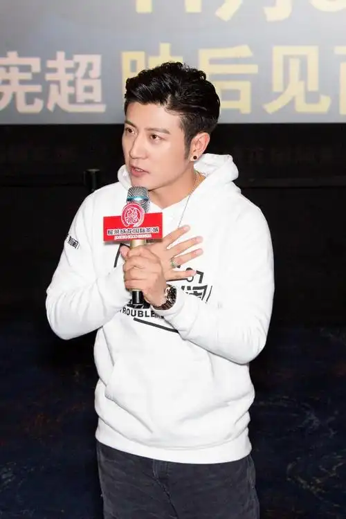 高晓攀路演被小女孩表白兄弟别闹预售上座高