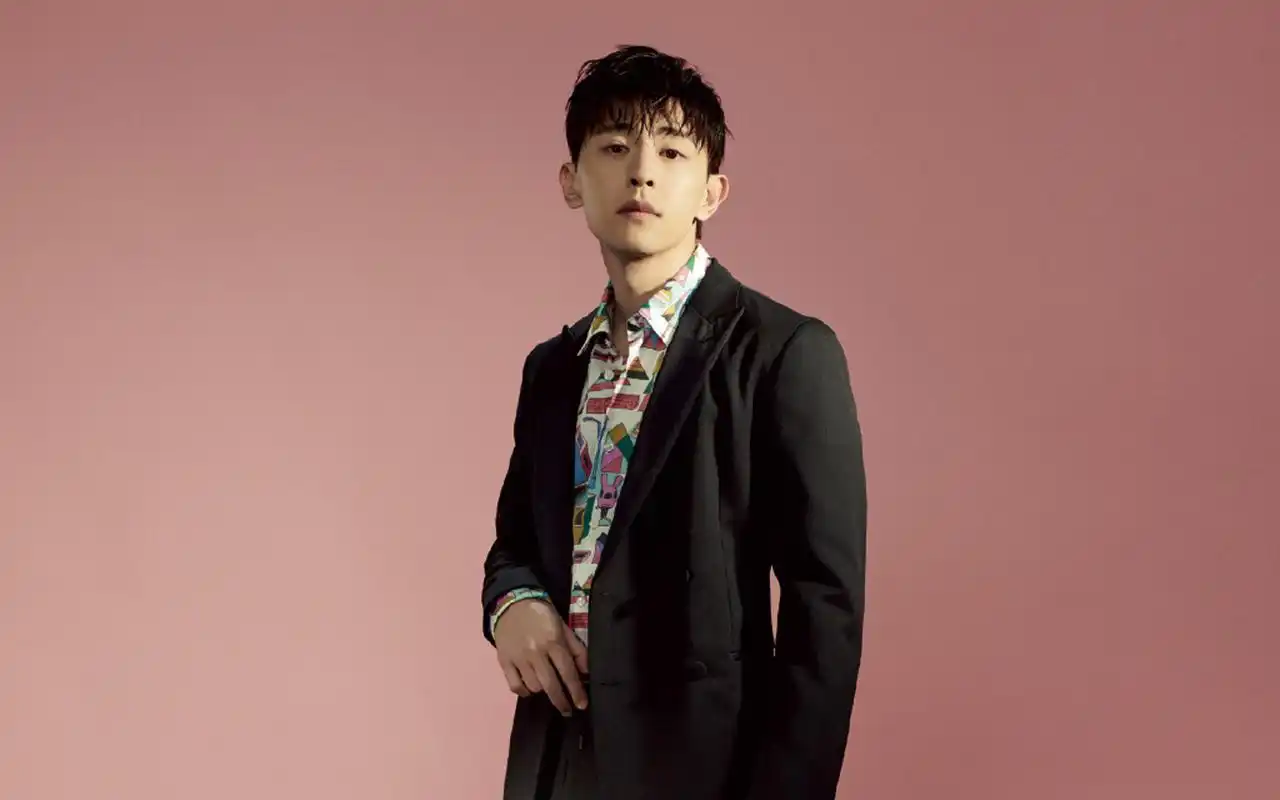 邓伦帅气百变写真图片桌面壁纸