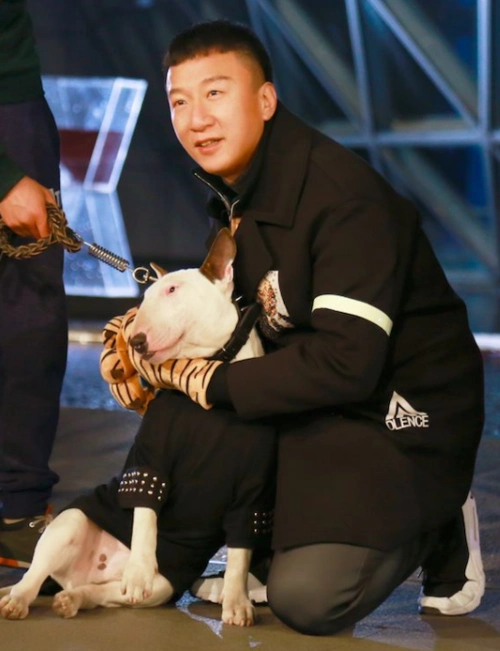 罗志祥新发型撞脸多人,发文求安慰,而孙红雷的回复笑翻众人