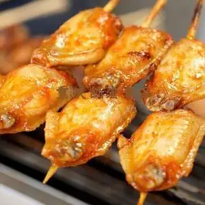 烧烤鸡中翅串图片
