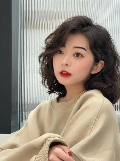 短发慵懒法式卷