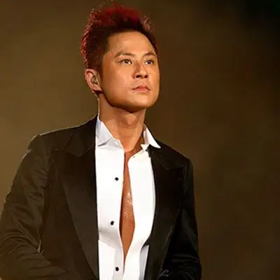 明星 港台星闻 >> 正文草蜢成员蔡一杰前天(5月1日)涉嫌酒驾撞车被捕