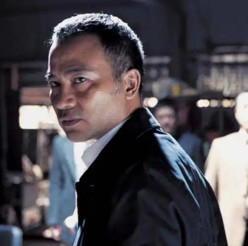 香港警匪片的经典演员,,一个看起来坏但骨子里正直的明星