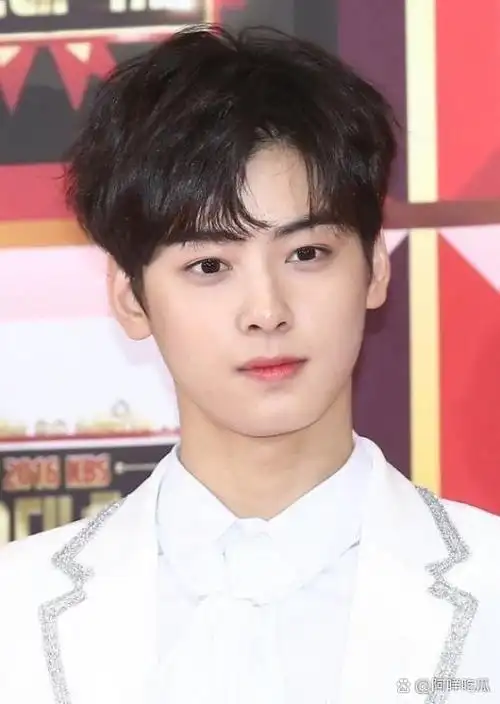 5日,tvn《you quiz on the block》官方频道上传了车银优剧集的