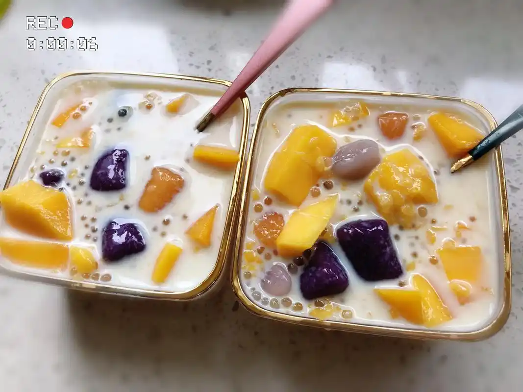 治愈系牛奶芒果西米露