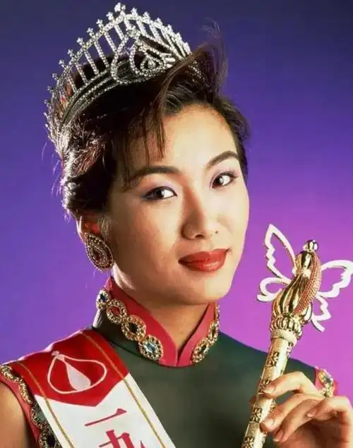 方中信:和港姐女友相恋12年,等对方怀孕才结婚,后来过得怎样?