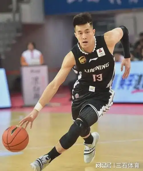 郭艾伦隔空点赞女主播,被对方耻笑没对象,艾伦为啥没对象?