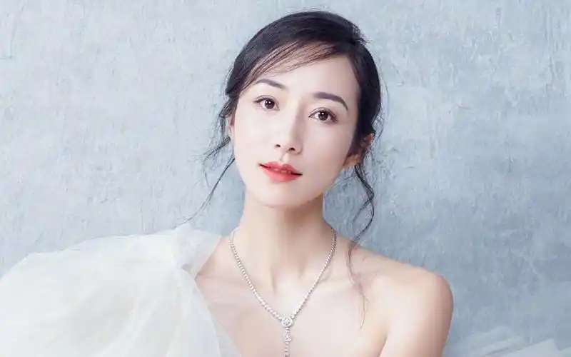 韩雪清新优雅珠宝写真图片桌面壁纸