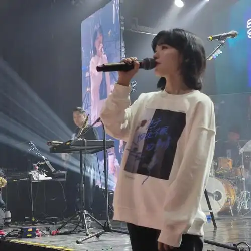 小黑王心怡livehouse西安站