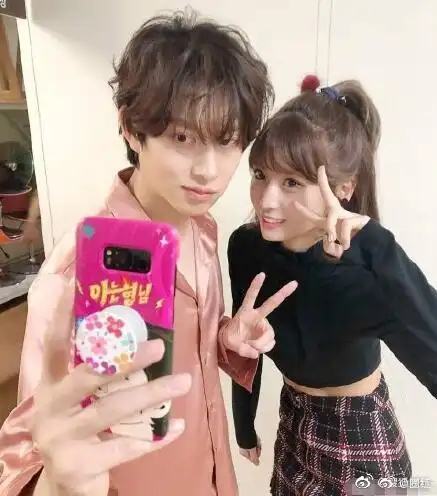 金希澈和momo为什么分手?他俩什么时候在一起的