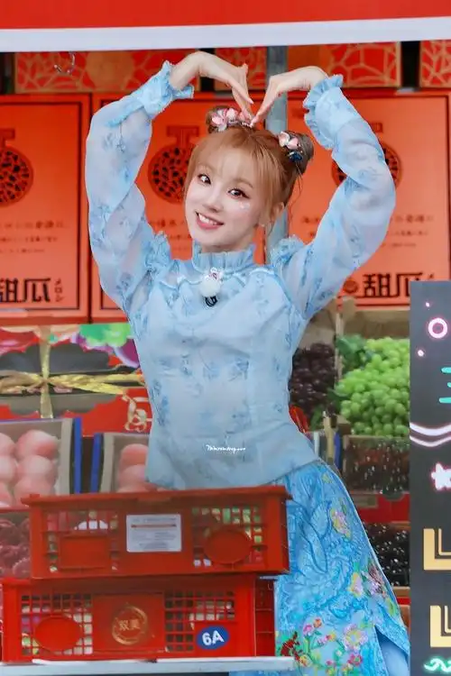 宋雨琦中式双丸子头##奔跑吧宋雨琦