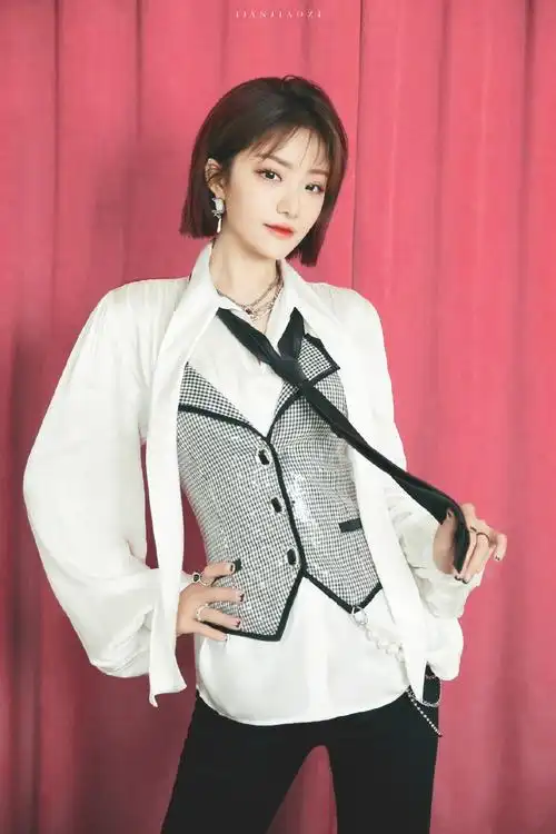 喻言身材 喻言直拍 喻言发色 喻言短发 .